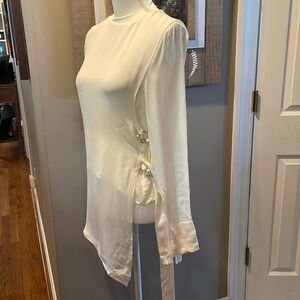 Zara cream asymmetrical side clip blouse